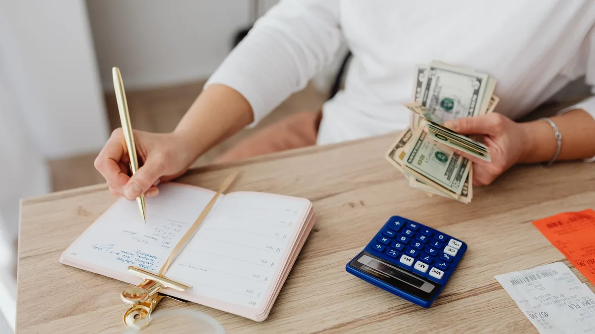 Tenir un budget sans y passer ses soirées : le tour de la question